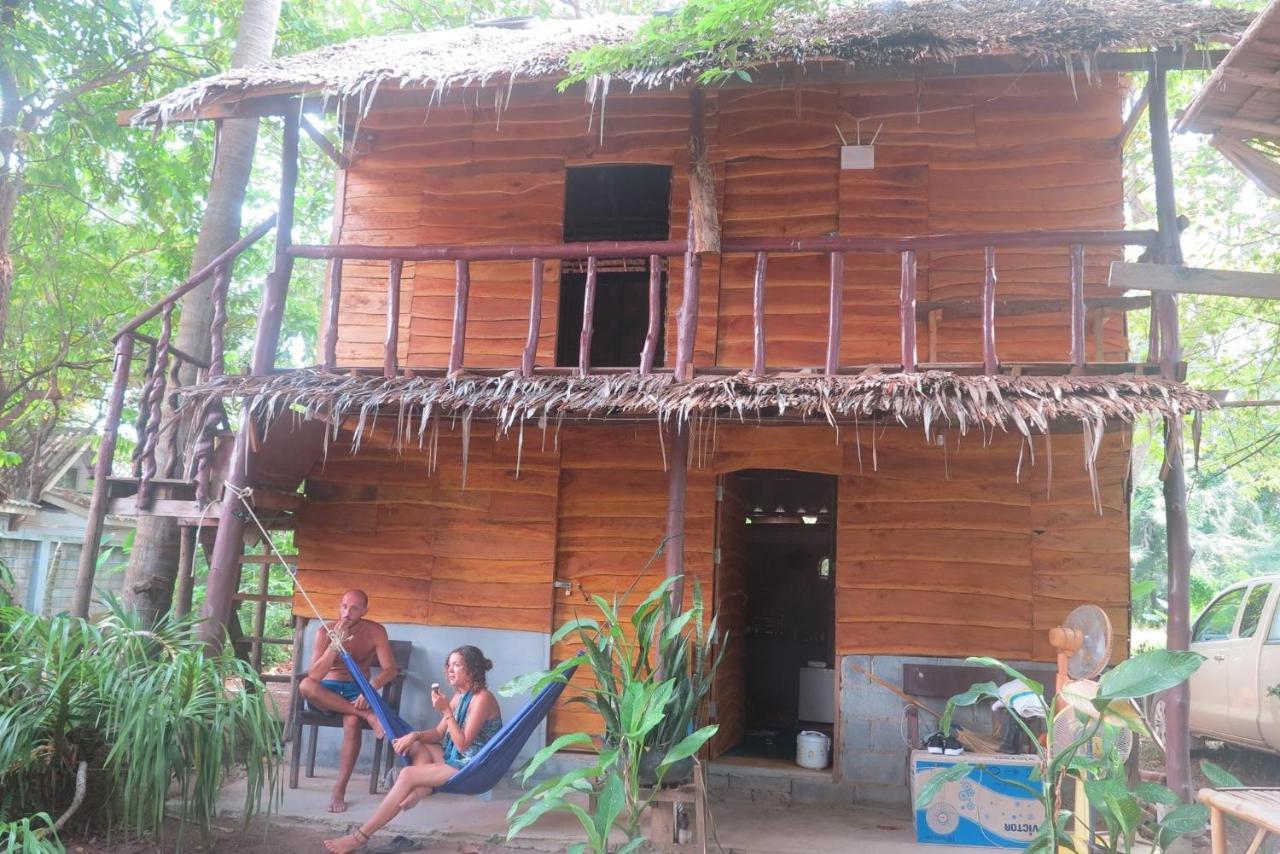 Готель Easy Huts Ко-Ланта Екстер'єр фото