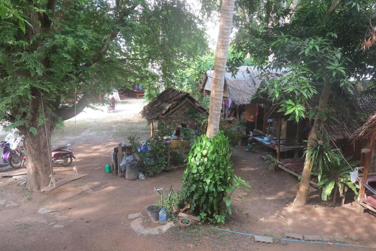 Готель Easy Huts Ко-Ланта Екстер'єр фото