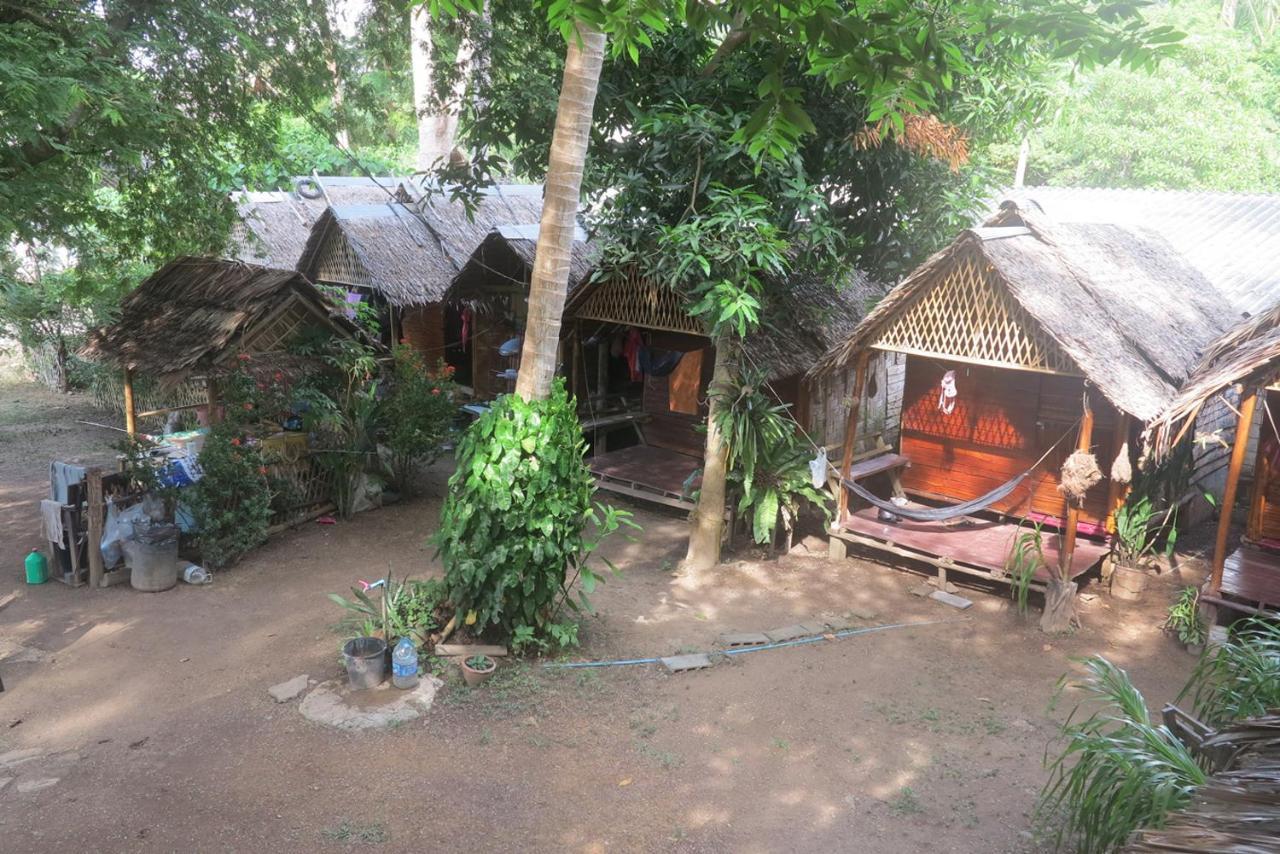 Готель Easy Huts Ко-Ланта Екстер'єр фото